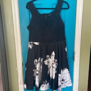 City Triangles cocktail dress size 17